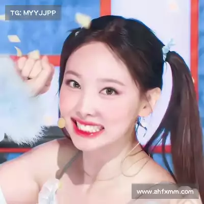 孔铃媚